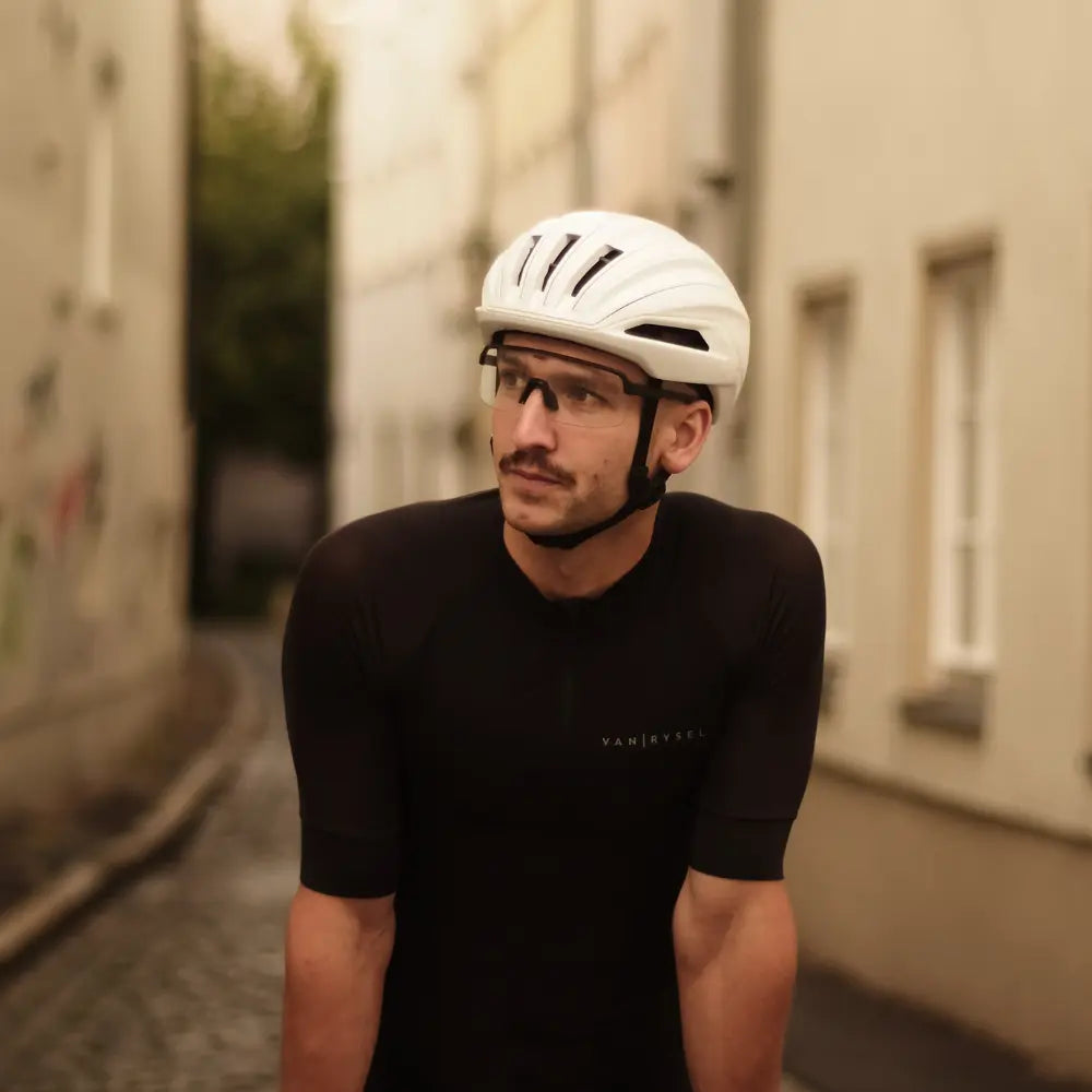 Gravel Bike Bundle | Fahrradbrille + Transparentes Wechselglas + Etui + Tuch + Spray + Trinkflasche (Geschenk)