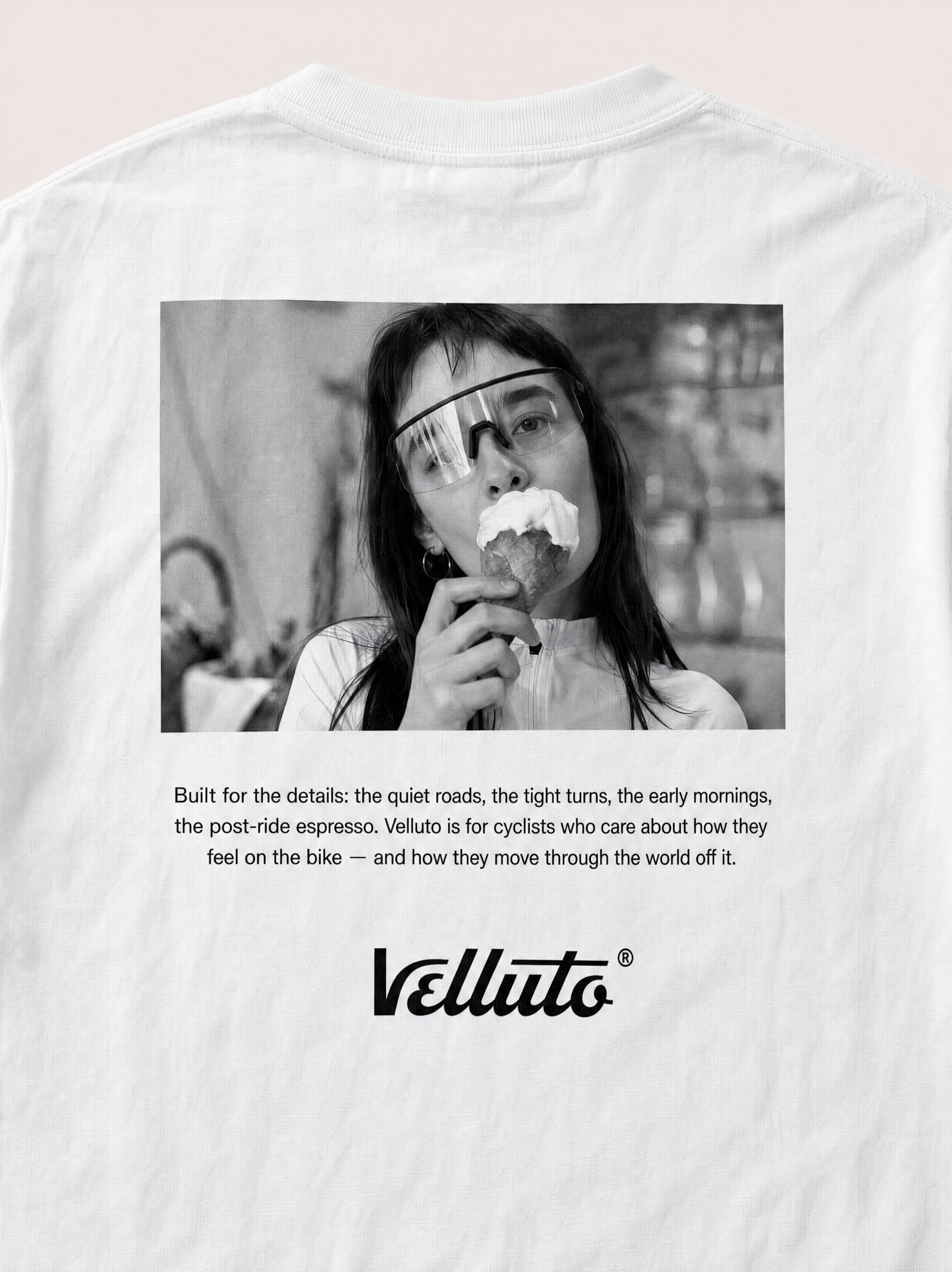 Velluto Oversize Tee back print: photo, manifesto and Velluto wordmark