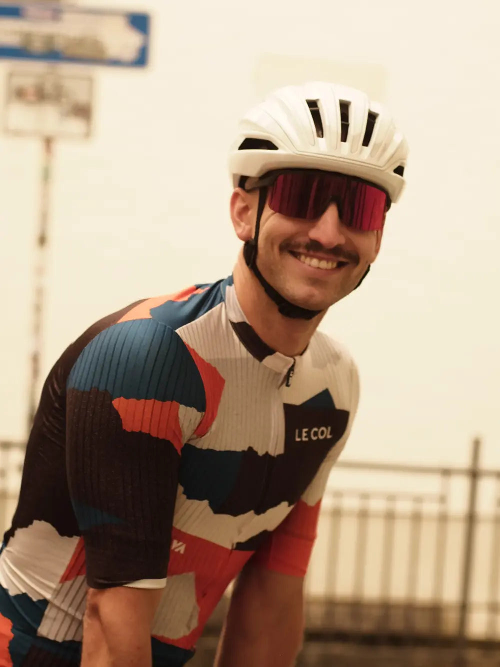 Christmas Bundle | Rennradbrille + Wechselglas + Etui + Tuch + Spray + Trinkflasche