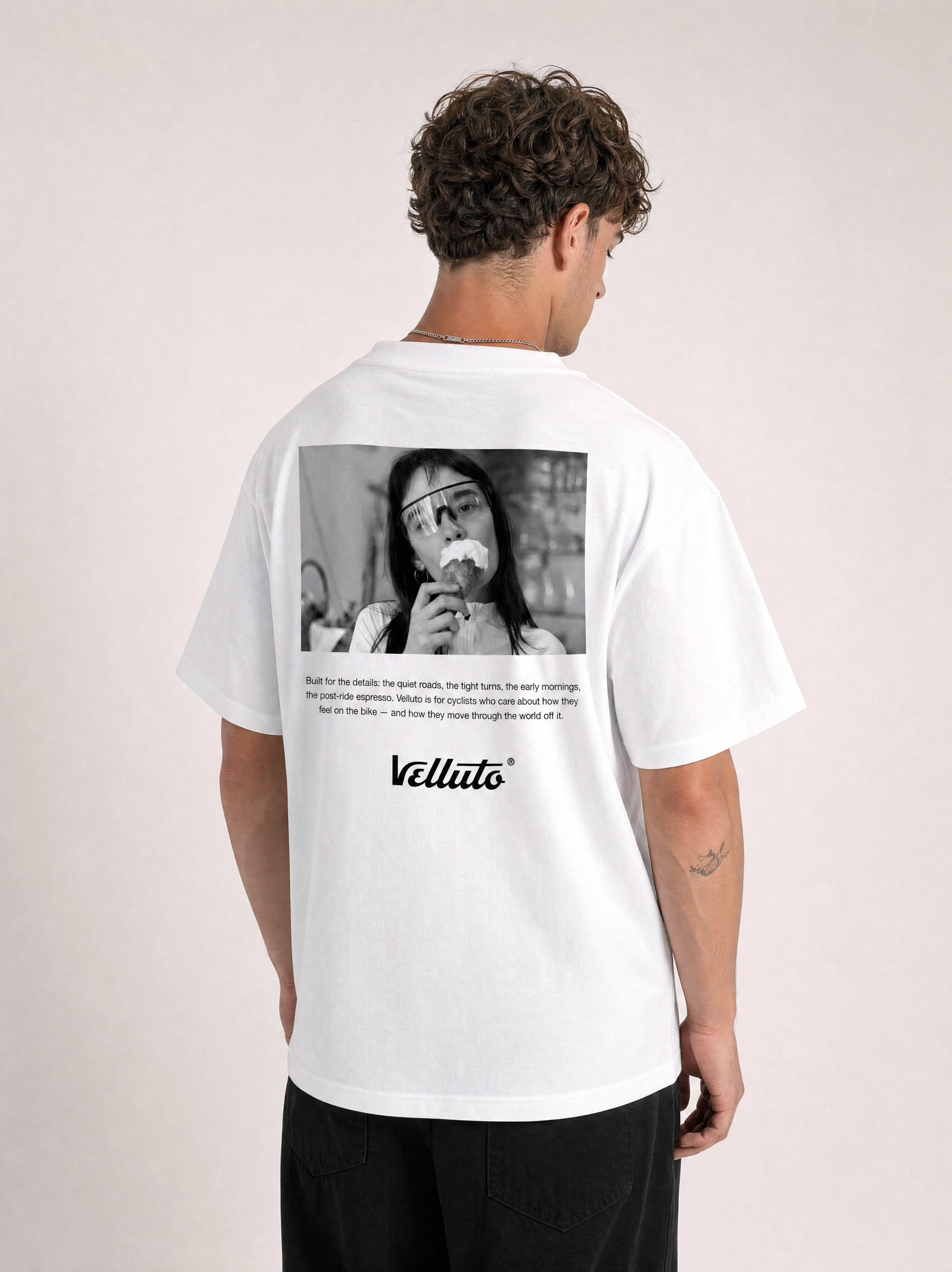 Velluto Oversize Tee in white, back view